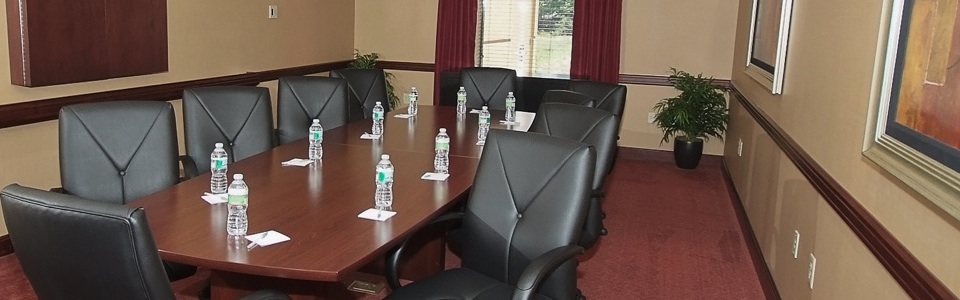 Hampton Inn & Suites Boardroom