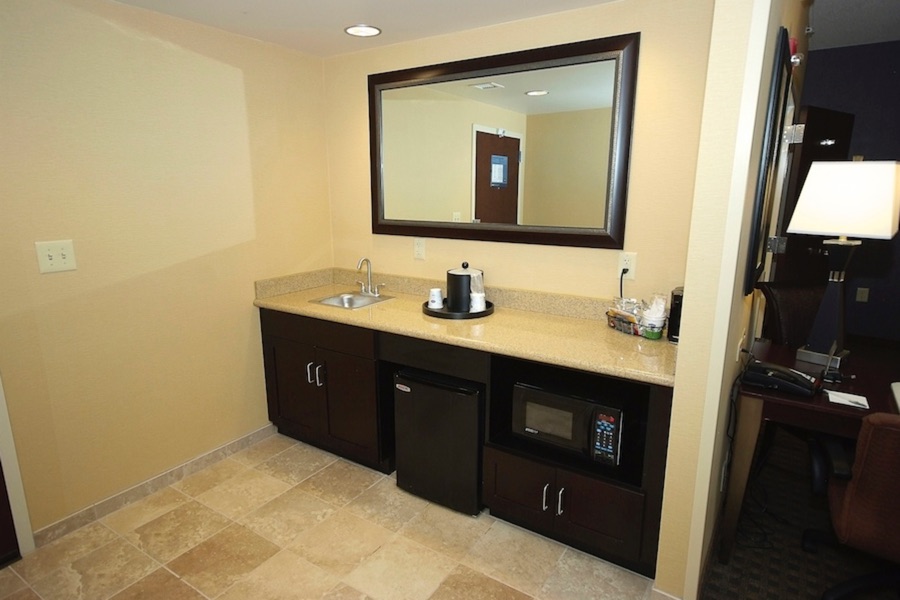 Suite Wet Bar